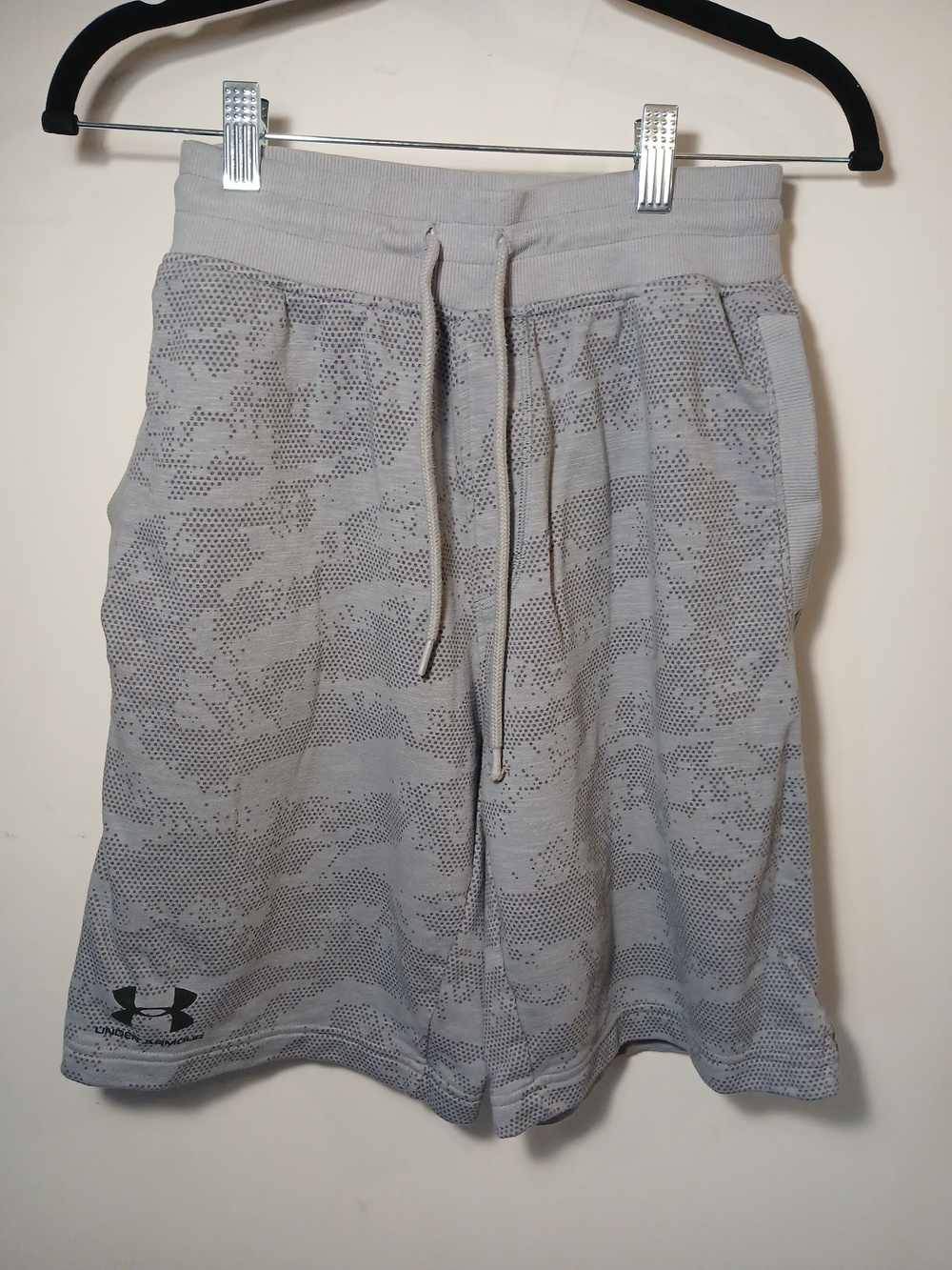 Under Armour Gray Perforated Camo Athletic Shorts - Picture 1 of 6